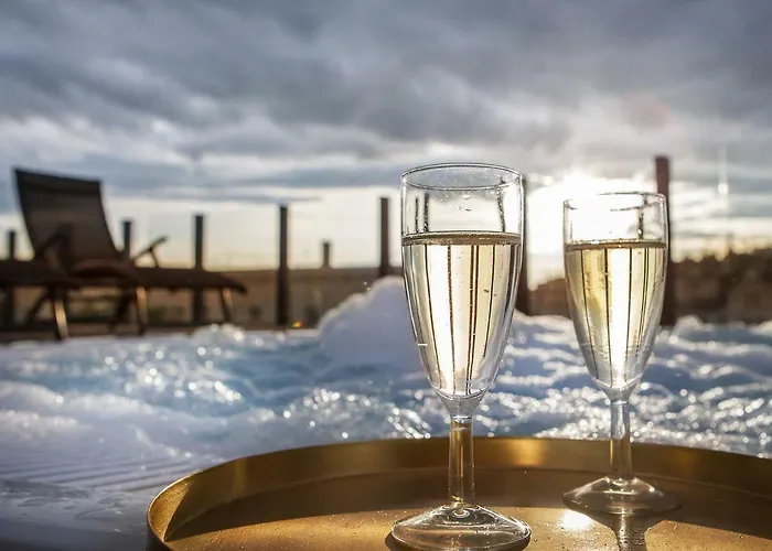 מלון The Loft Adults Only 4*